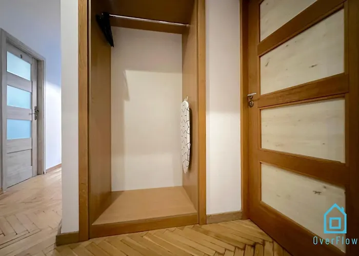 Elk - 5 Minutes To Molo & Seaside